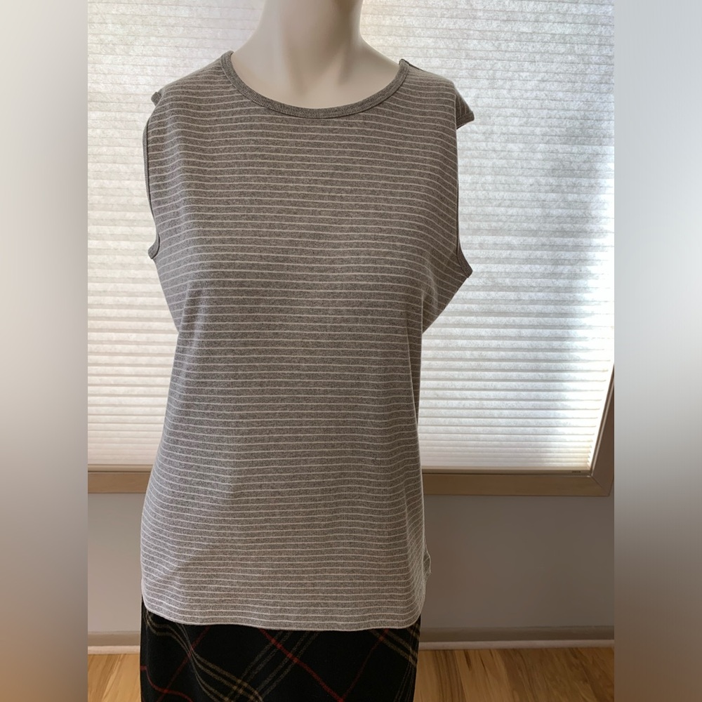 Marsh Landing Women’s Gray/White Striped Tee . Like New. Size L